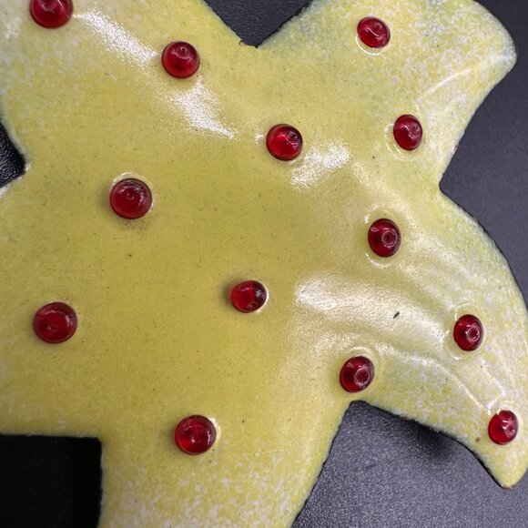 Vintage Starfish Enamel On Copper Brooch Pin Yellow Red Dots Nautical Beach - Picture 5 of 7